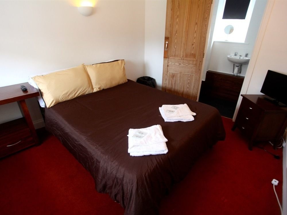 Stable Court Hotel Holt  Kültér fotó